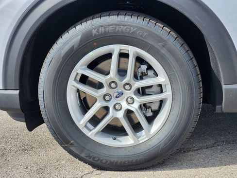 New 2026 Ford Explorer Active w/ Active Comfort Package RWD image 8