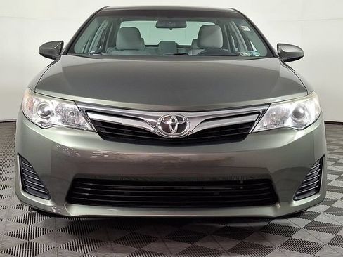 Used 2012 Toyota Camry LE FWD image 4