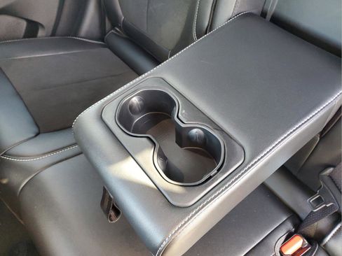 Certified 2025 Jeep Grand Cherokee Altitude image 11