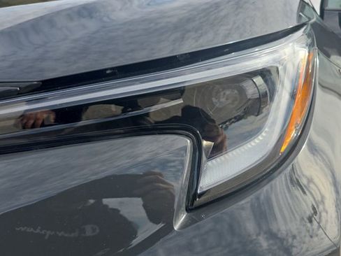 Certified 2025 Toyota Corolla SE image 30