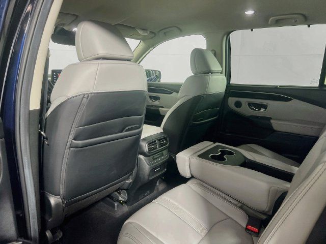Used 2025 Honda Pilot EX-L image 17