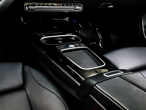 Certified 2025 Mercedes-Benz CLA 250 image 8