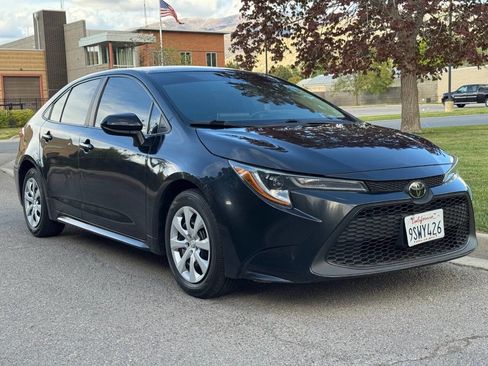 Used 2021 Toyota Corolla LE FWD image 1