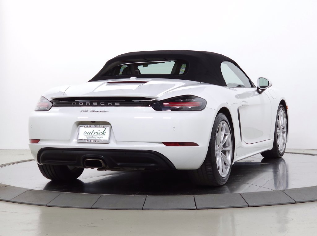 Used 2019 Porsche 718 Boxster RWD image 9