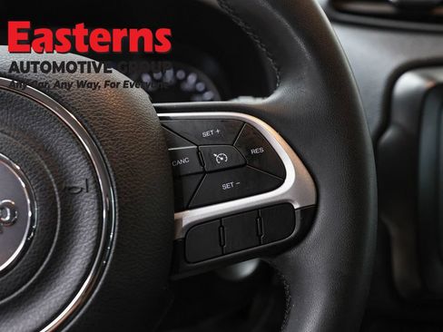 Used 2021 Jeep Renegade Latitude AWD/4WD image 15