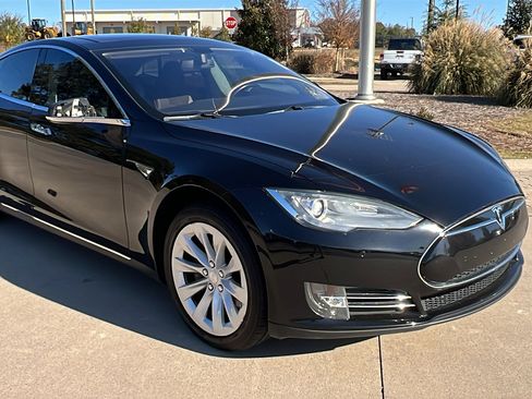 Used 2013 Tesla Model S Performance image 5
