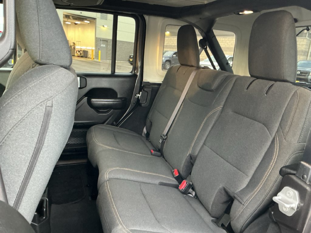 Used 2025 Jeep Wrangler Unlimited Sport AWD/4WD image 28
