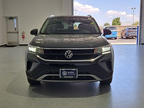 Certified 2023 Volkswagen Taos SE w/ Panoramic Sunroof Package FWD image 3