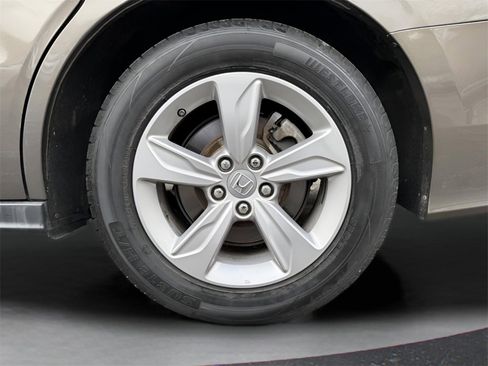 Used 2019 Honda Odyssey EX image 10