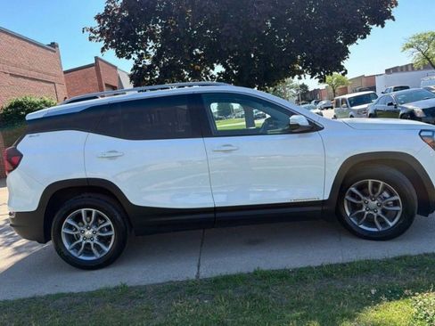 Used 2022 GMC Terrain SLT FWD image 4