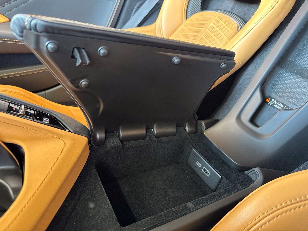 Used 2025 Chevrolet Corvette Z06 RWD image 32