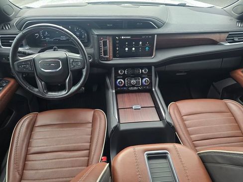 Used 2024 GMC Yukon XL Denali Ultimate AWD/4WD image 15