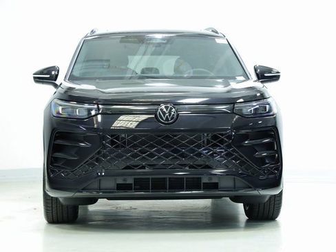 New 2026 Volkswagen Tiguan SE R-Line AWD/4WD image 2
