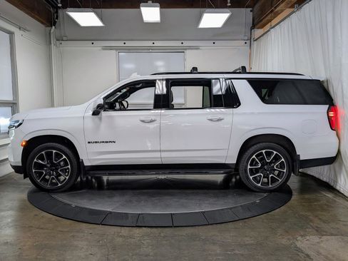 Used 2022 Chevrolet Suburban RST w/ Luxury Package AWD/4WD image 6