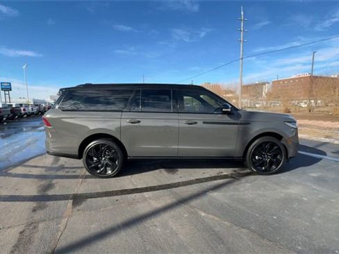 Used 2025 Lincoln Navigator L Black Label image 9