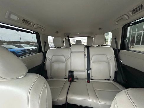 Used 2022 Nissan Pathfinder SL FWD image 12