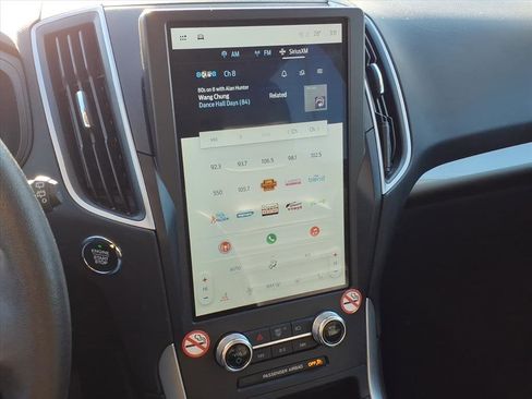 Used 2023 Ford Edge SEL image 9