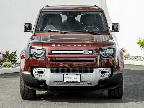 Used 2023 Land Rover Defender 130 First Edition AWD/4WD image 3