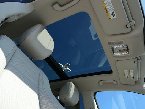 Used 2024 Mercedes-Benz GLS 580 4MATIC image 33