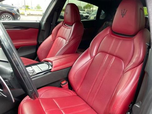 Used 2017 Maserati Quattroporte GTS GranSport image 26