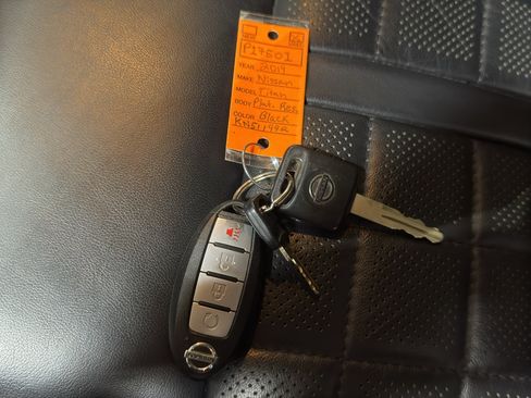 Used 2019 Nissan Titan Platinum Reserve image 37