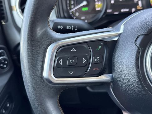 Used 2024 Jeep Wrangler Sahara image 10