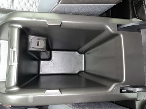 Used 2015 Chevrolet Colorado Z71 AWD/4WD image 25