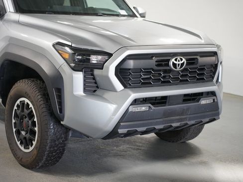 Used 2024 Toyota Tacoma TRD Off-Road AWD/4WD image 4