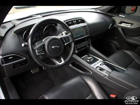 Used 2018 Jaguar F-PACE S AWD/4WD image 40
