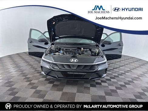Certified 2025 Hyundai Elantra Sport image 13
