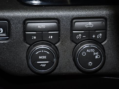 Used 2026 Chevrolet Silverado 1500 LT AWD/4WD image 36