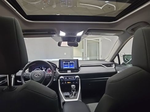 Used 2022 Toyota RAV4 XLE image 15