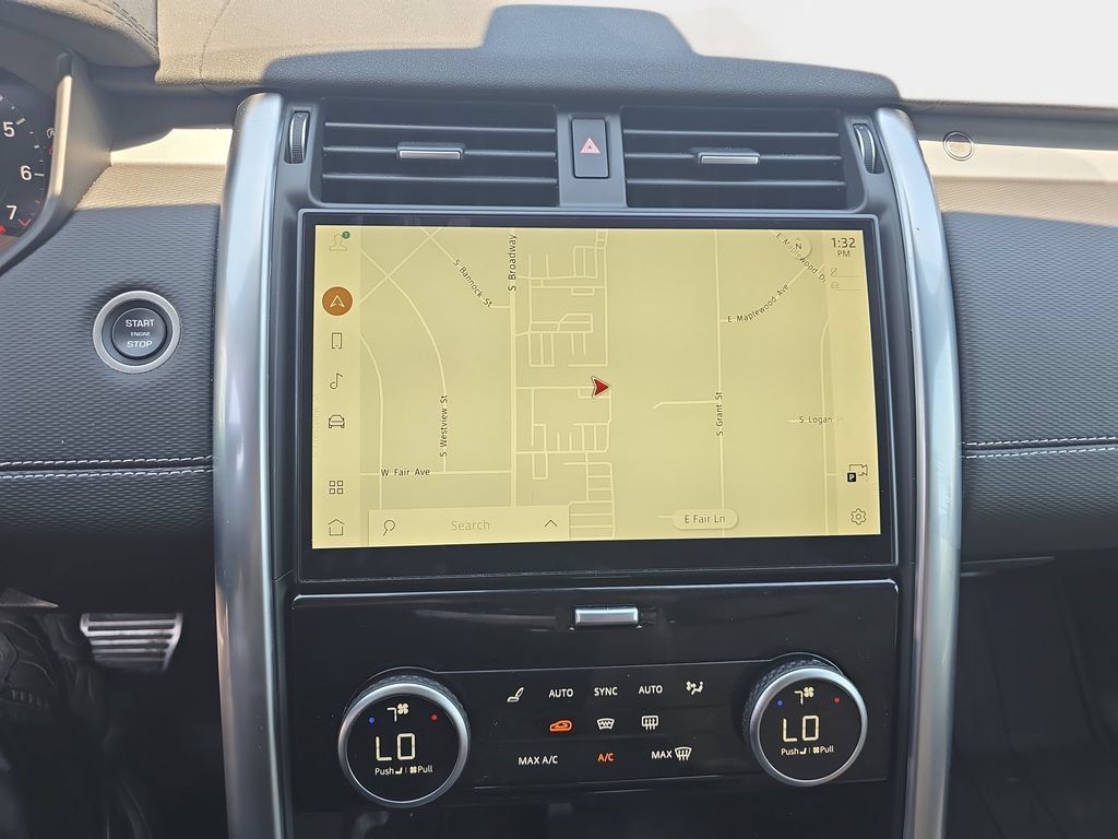 Certified 2024 Land Rover Discovery Dynamic SE AWD/4WD image 26