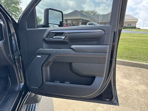 Used 2024 GMC Sierra 2500 AT4 w/ AT4 Premium Plus Package image 18