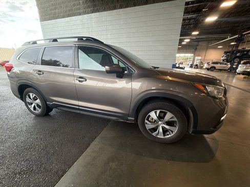 Used 2021 Subaru Ascent Premium w/ Convenience Package AWD/4WD image 5
