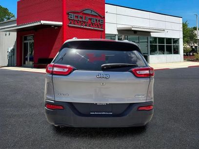Used 2016 Jeep Cherokee Latitude w/ Safety/Convenience Group