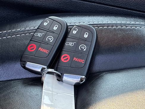 Used 2014 Jeep Grand Cherokee Limited AWD/4WD image 9