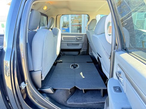 Used 2018 RAM 1500 Classic SLT w/ Luxury Group image 38