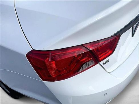 Used 2015 Chevrolet Impala LT w/ Convenience Package FWD image 29