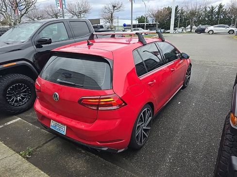 Used 2018 Volkswagen Golf R 4-Door image 2