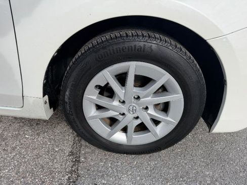 Used 2012 Toyota Prius V Two image 14