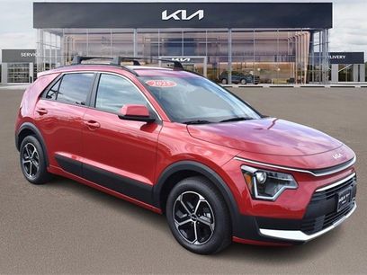 New 2025 Kia Niro LX