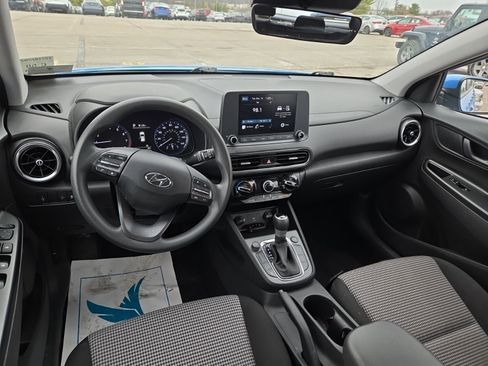 Used 2022 Hyundai Kona SE image 6