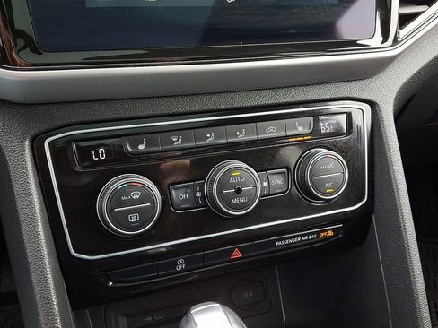 Certified 2022 Volkswagen Atlas Cross Sport SE image 16