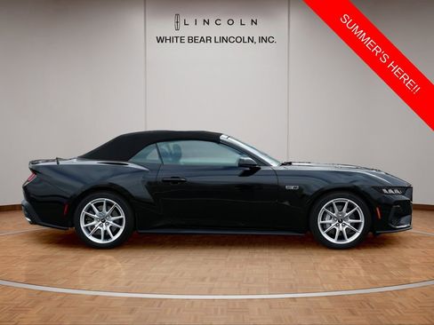 Used 2025 Ford Mustang GT Premium image 4