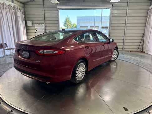 Used 2013 Ford Fusion SE FWD image 5