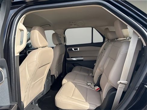 Used 2023 Ford Explorer XLT w/ Equipment Group 202A image 18