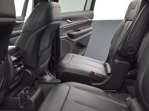 Used 2025 Jeep Grand Cherokee L Limited image 8