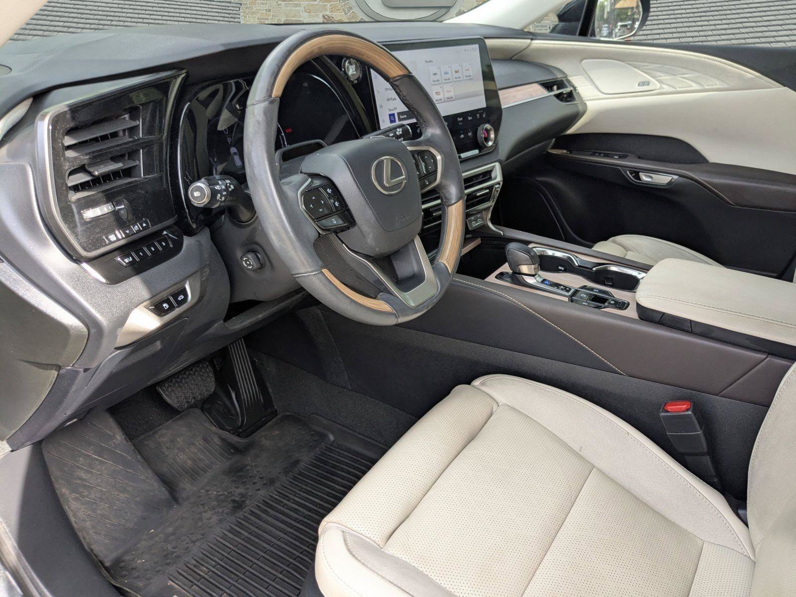 Certified 2023 Lexus RX 350 FWD w/ Accessory Package (Z1) image 6