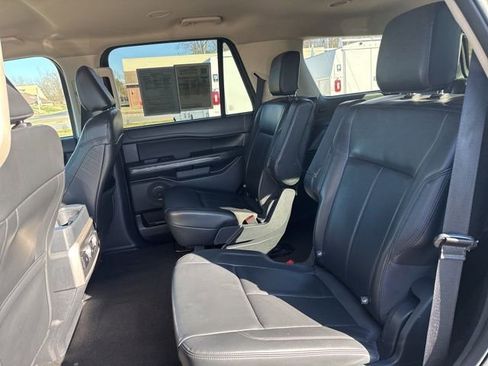 Used 2024 Ford Expedition XLT image 27
